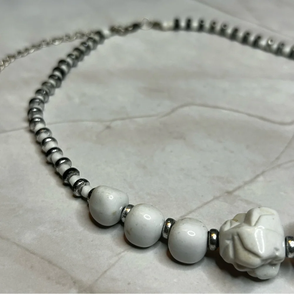 Exquisite White and Silver Tone Beaded Necklace